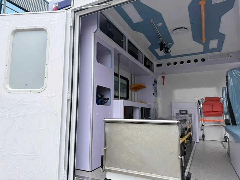 Dongfeng 4x4 Chassis Off Road Ambulance price